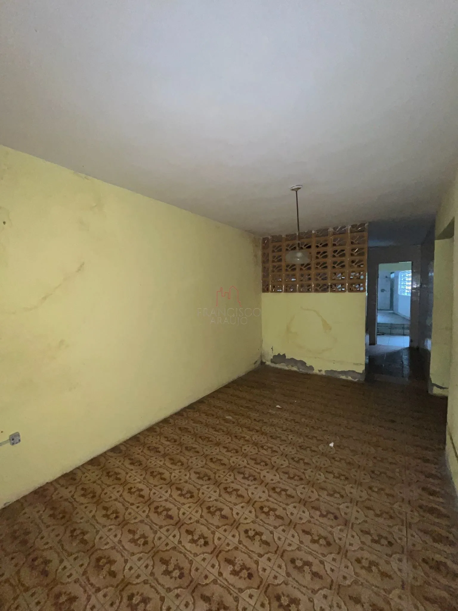 Imagem Oportunidade para quem busca espaço, localização estratégica e potencial de valorização no bai...