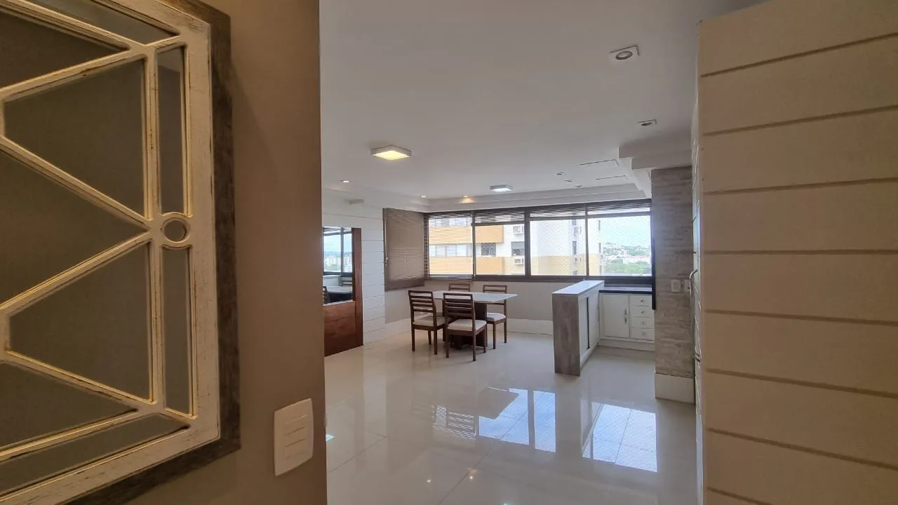 Imagem Apartamento 03 dormitórios, duas vagas individuais, edifício com infra, Bairro Cristal