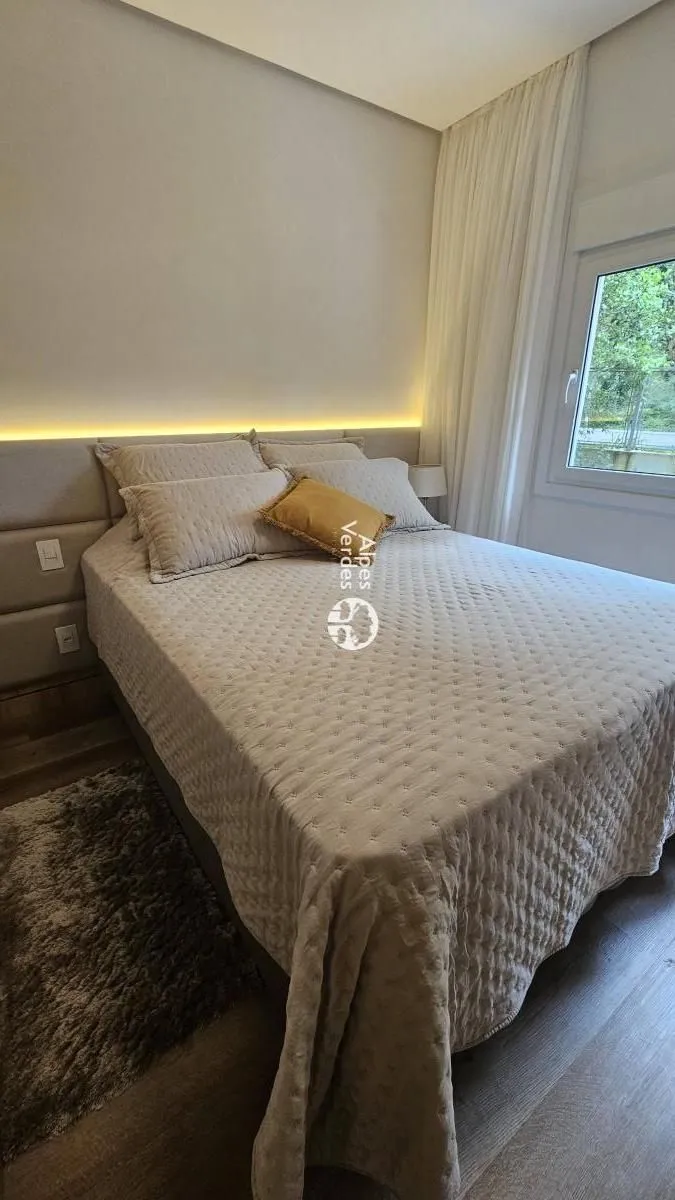 Imagem Vende-se apto próx ao Centro de Gramado-2 Quartos- R$ 1.700.000,00