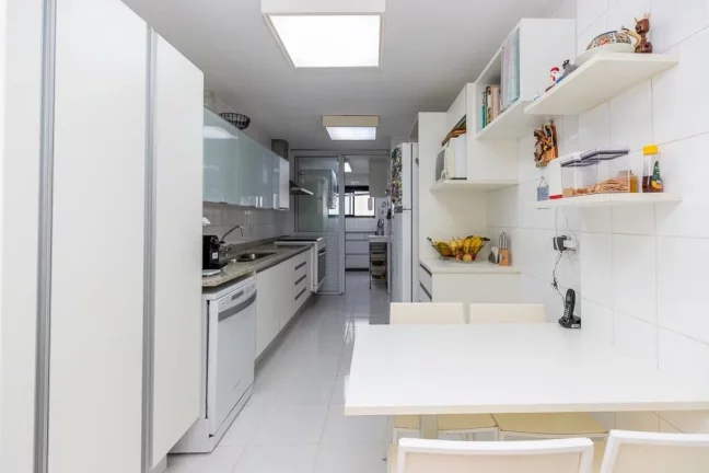 Imagem Apartamento à venda em São Paulo, Vila Nova Conceição, com 3 quartos, 161m2