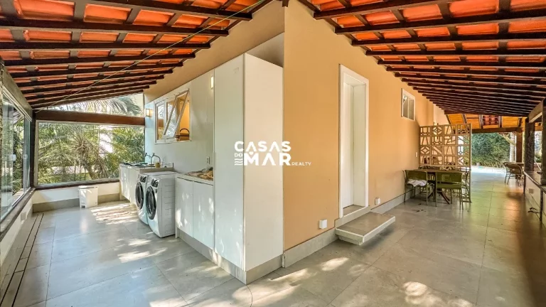 Imagem Casa vista mar à venda com porteira fechada, 6 suítes, lazer incrível, Búzios