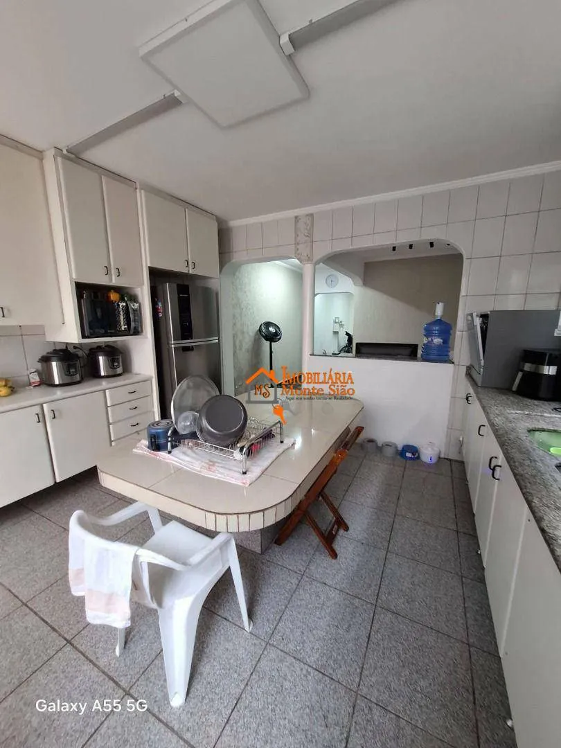 Imagem Sobrado com 3 dormitórios à venda, 188 m² por R$ 650.000,00 - Vila Galvão - Guarulhos/SP