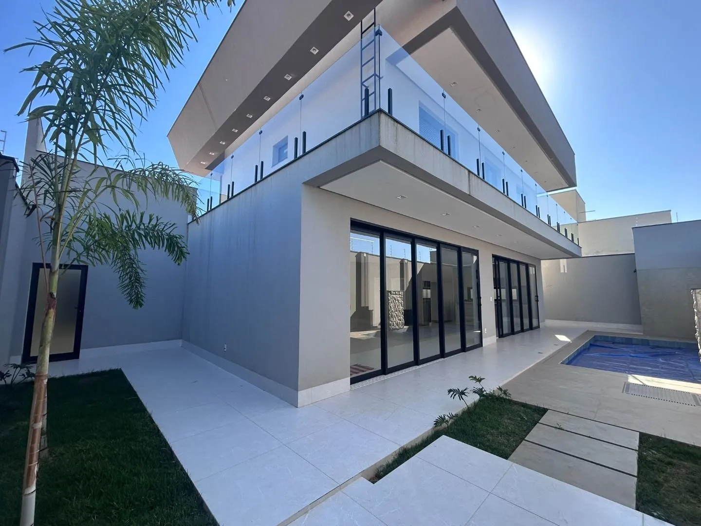 Imagem Casa com 3 dormitórios, 280 m² - venda por R$ 2.050.000 ou aluguel por R$ 7.500/mês - Campos Elíseos - Patos de Minas/MG