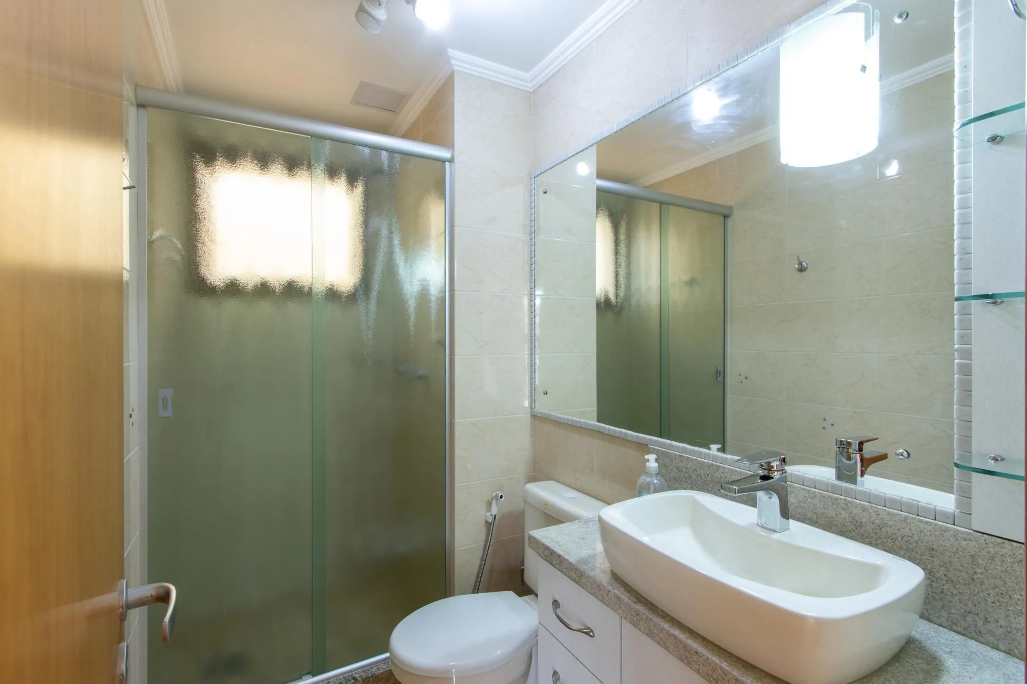 Imagem Apartamento para Venda - 93.43m², 3 dormitórios, 1 suite, 1 vaga - Teresópolis