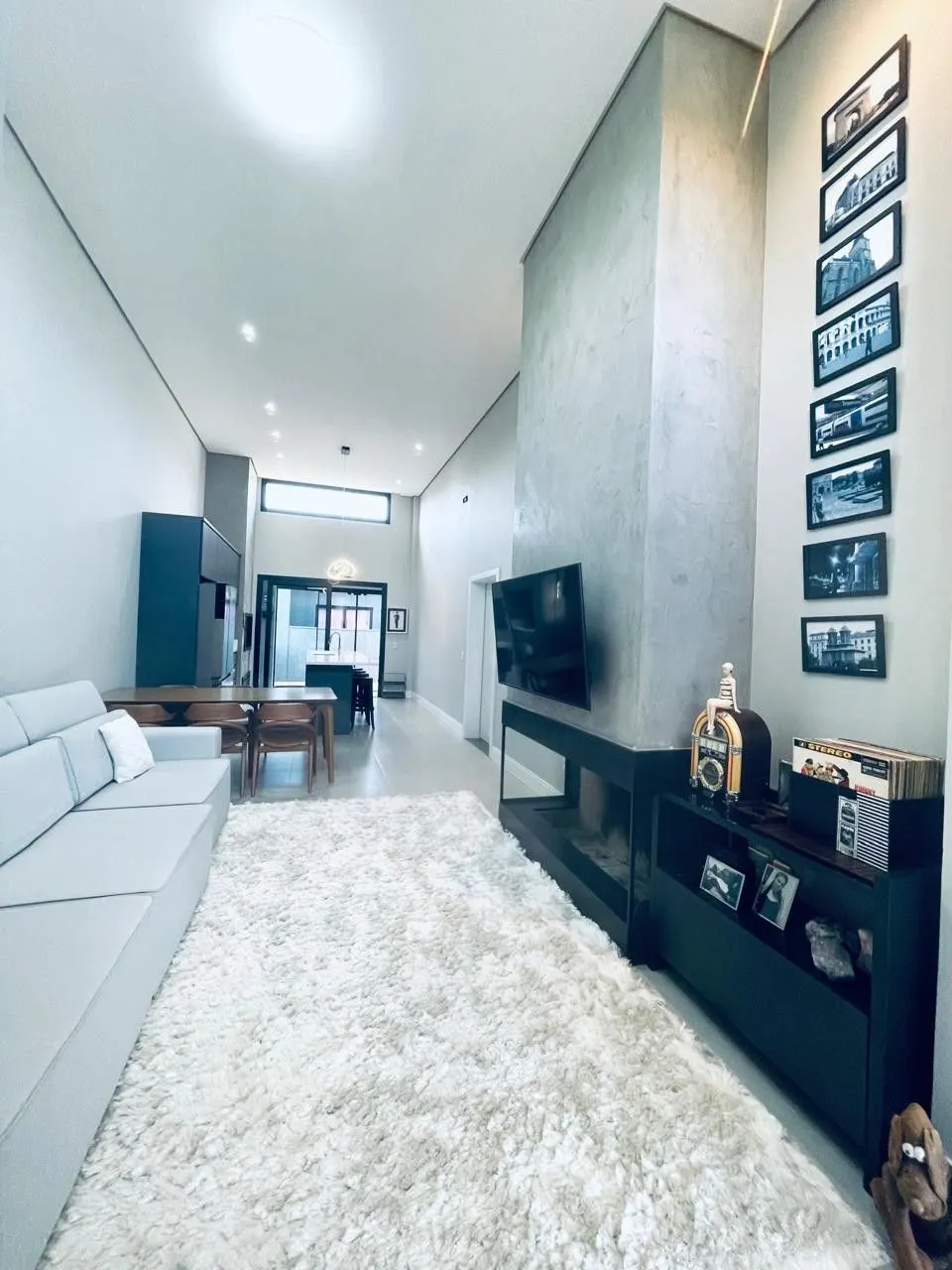 Imagem CASA EM CONDOMINIO TÉRREA, 3 SUÍTES 4 VAGAS DE GARAGEM, EM GRAVATAI RS
