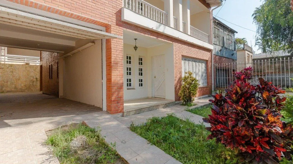 Imagem Casa com 4 dormitórios, 4 vagas no bairro Vila Jardim