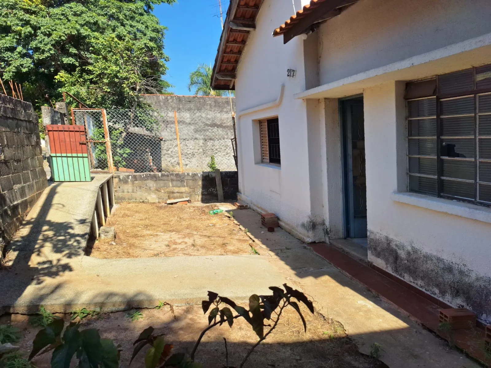 Imagem Casa à Venda no Jardim Novo Eldorado | 300 m² de Terreno | 2 Quartos e Galpão