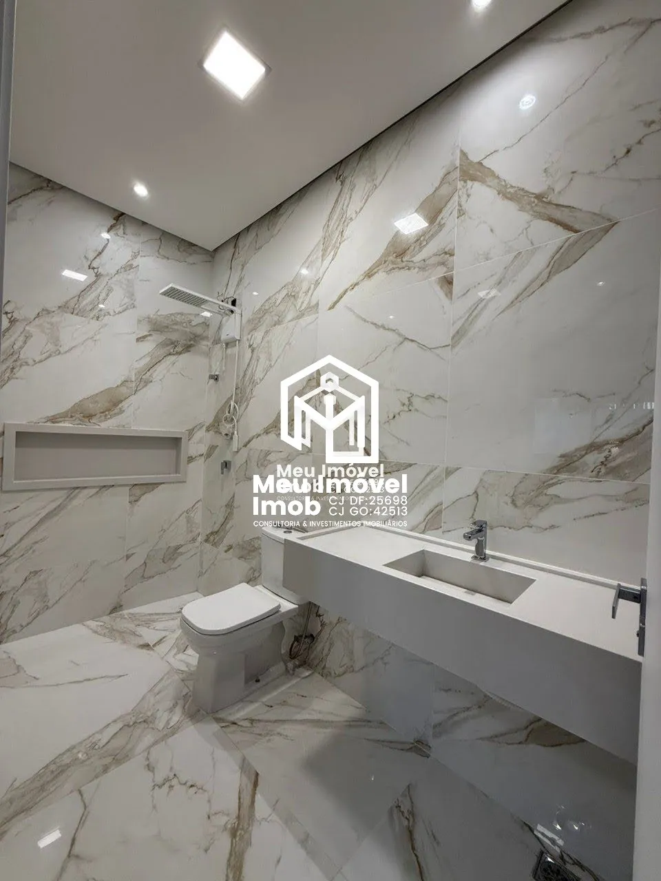 Imagem Casa Alto Padrão 3 Quartos 1 Suíte 4 Vagas 207m² Luziânia/GO