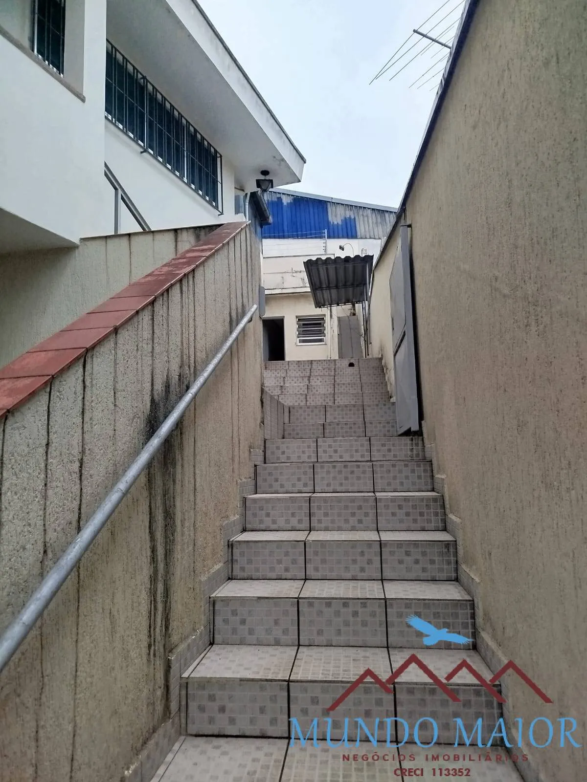 Imagem Oportunidade na Vila Gilda: Terreno Amplo com 2 Casas Térreas!
