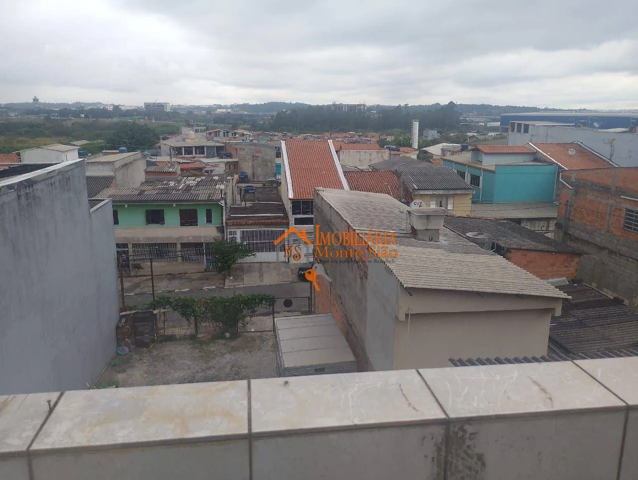 Imagem Sobrado com 5 dormitórios à venda, 250 m² por R$ 530.000,00 - Taboão - Guarulhos/SP