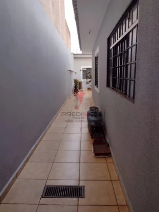 Imagem Casa com 05 dormitórios, 4 banheiros no Bom Jesus III, na Cidade de Rio das Pedras