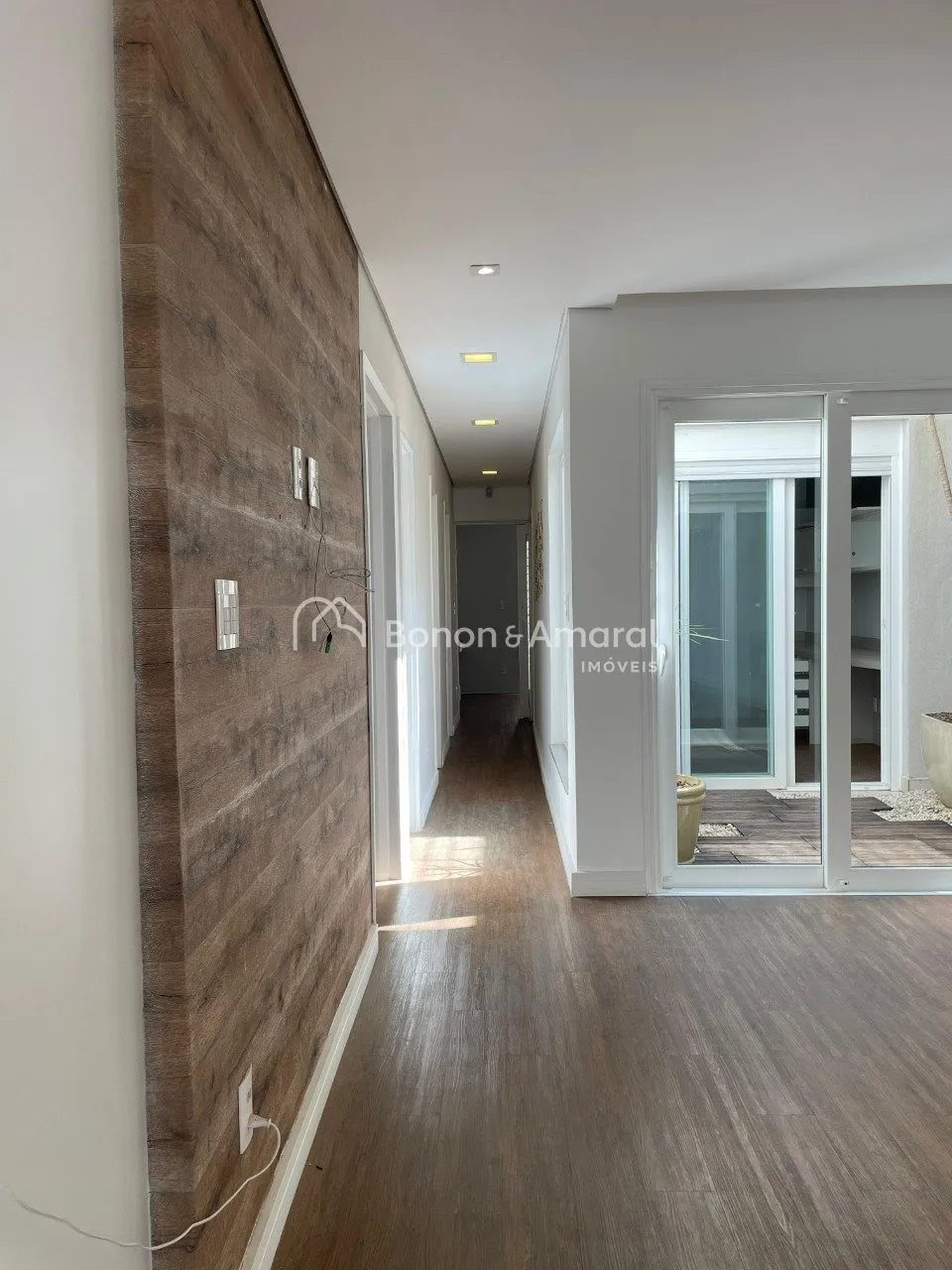 Imagem Casa comercial para venda com salão, 3 salas, elevador, 208 m² no Cambuí