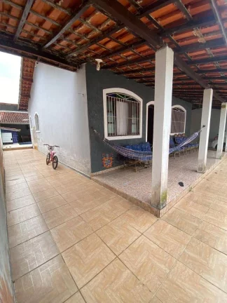 Imagem Casa com 3 dormitórios à venda por R$ 550.000 - Jardim Regina - Itanhaém/SP