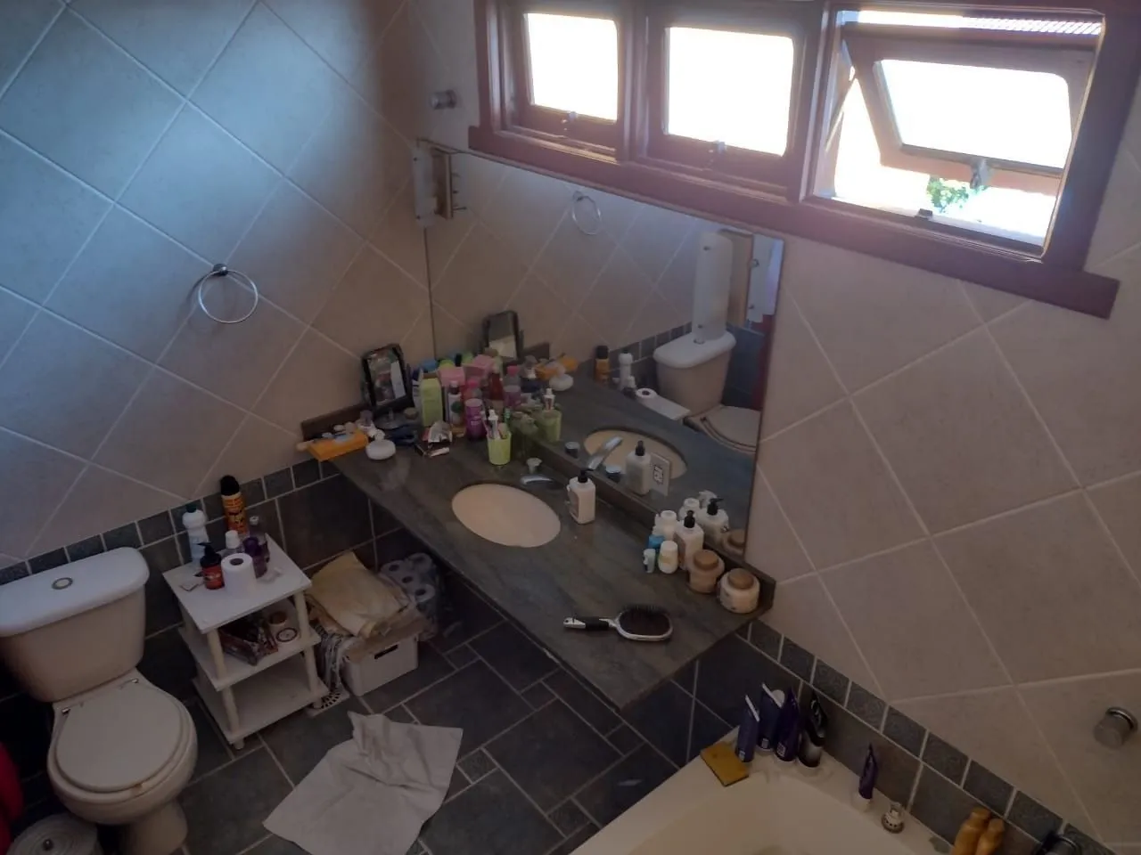 Imagem Casa para Venda - 693.6m², 5 dormitórios, sendo 3 suites, 4 vagas - Hípica