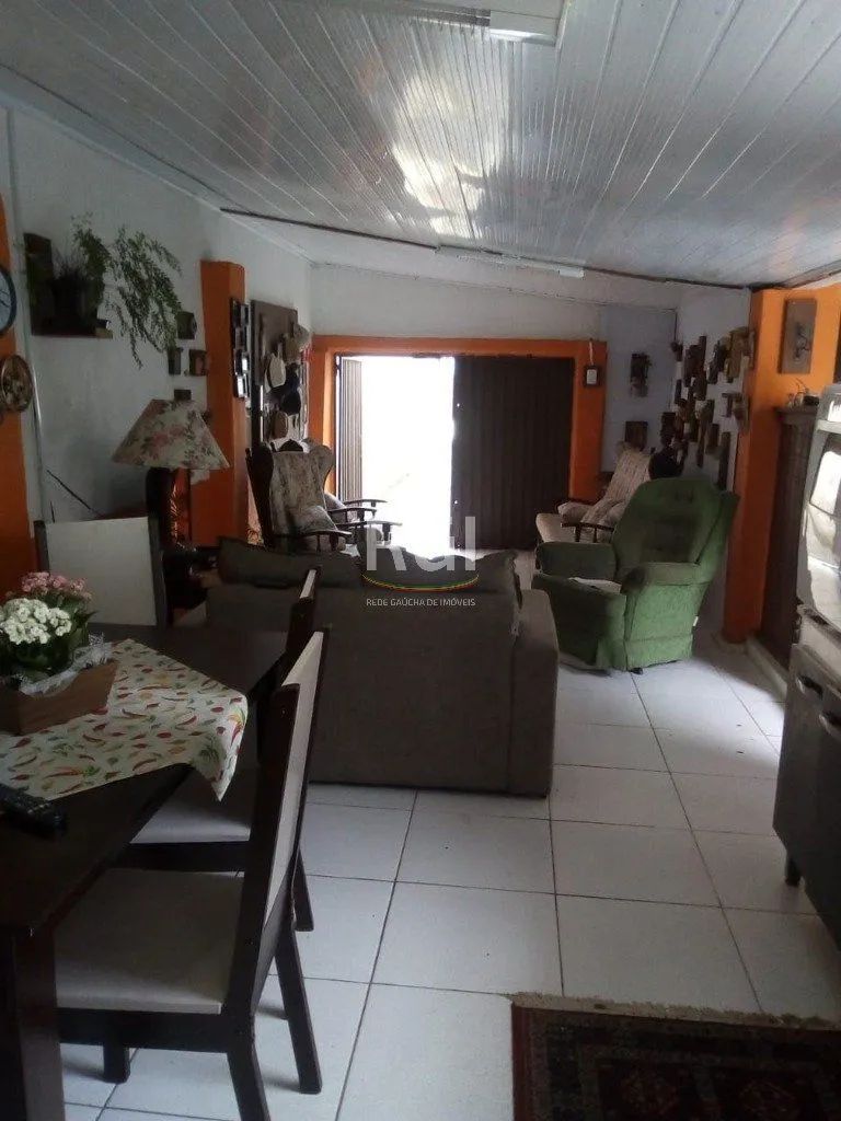 Imagem Casa para Venda - 300m², 2 dormitórios, 3 vagas - Teresópolis