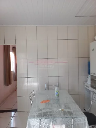 Imagem casa com 2 dormitórios sendo uma suíte, próximo ao centro de Boituva