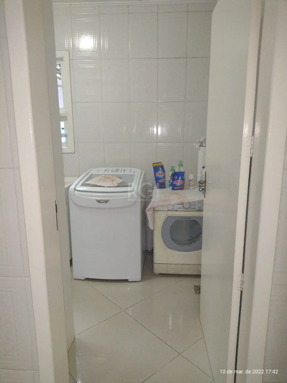Imagem Casa 210m², 3 dormitórios, sendo 1 suites, 2 vagas - Mario Quintana, Porto Alegre/RS