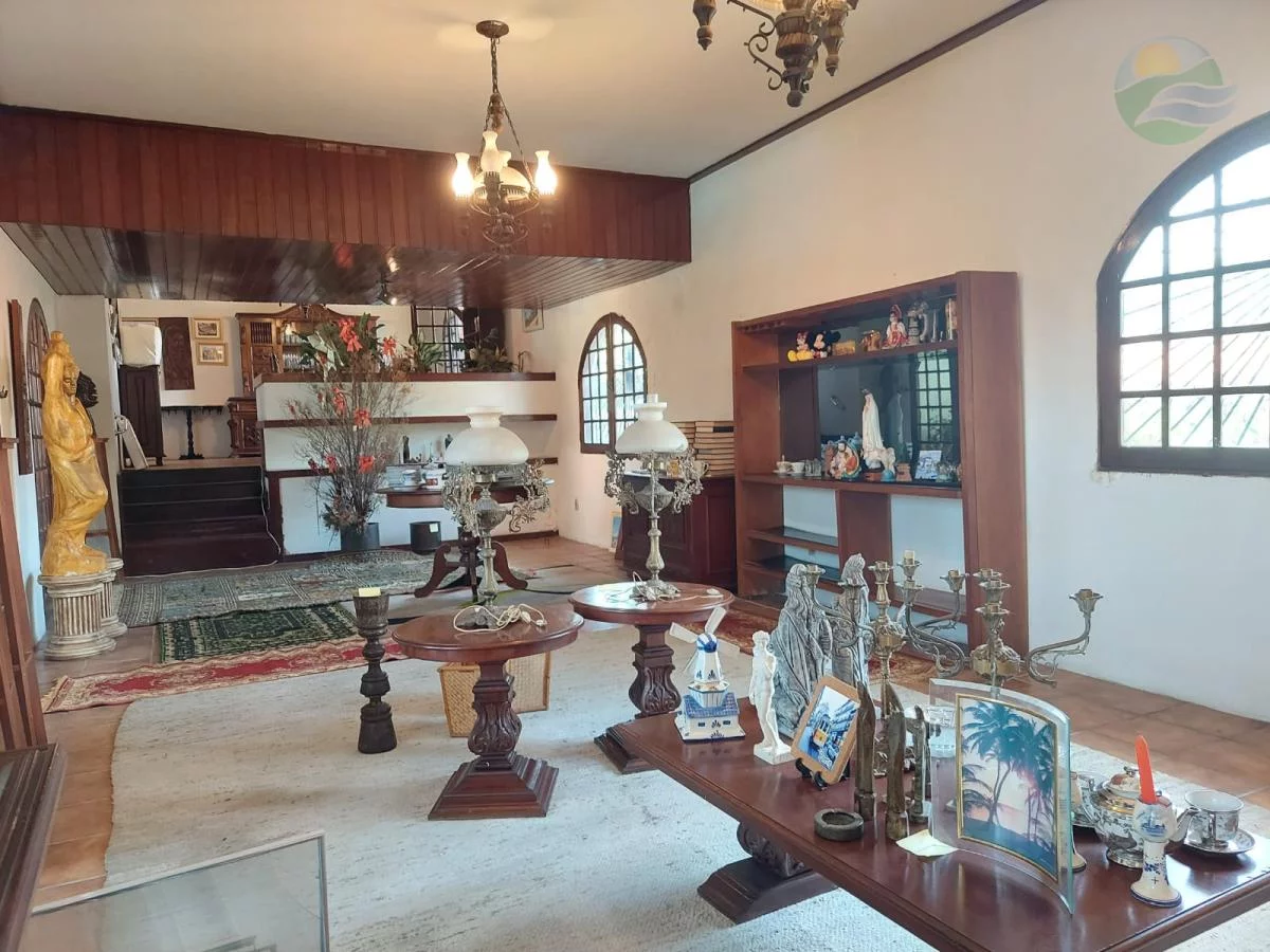 Imagem Casa com 694m2 área útil, para venda, próximo rádio Maranata, Piedade, Jaboatão-PE.