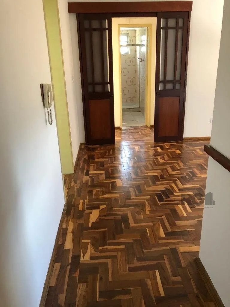 Imagem Apartamento no Passo D'areia de 2 dormitórios e vaga desocupado