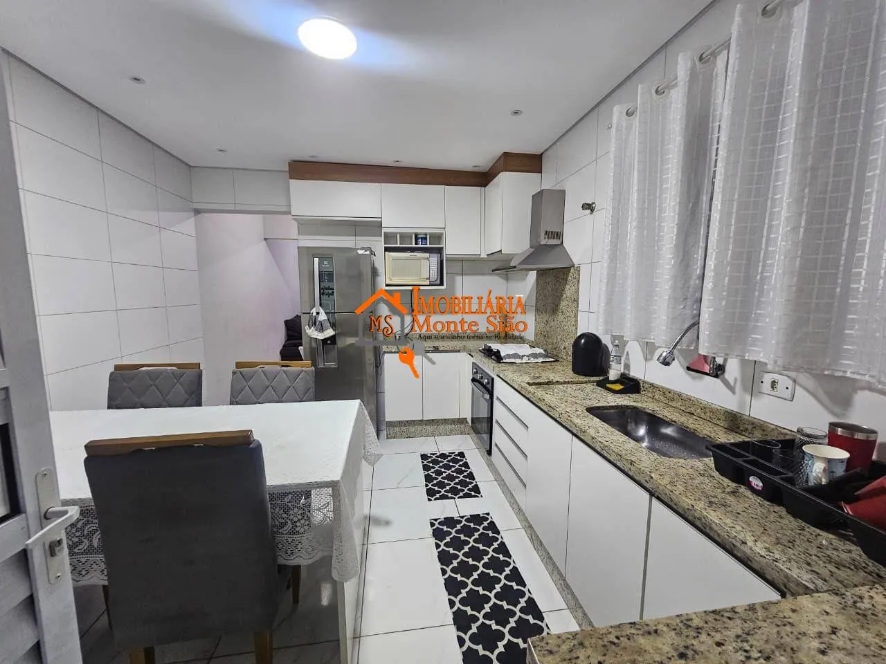 Imagem Sobrado com 2 dormitórios à venda, 100 m² por R$ 390.000,00 - O Pequeno Coração - Itaquaquecetuba/SP