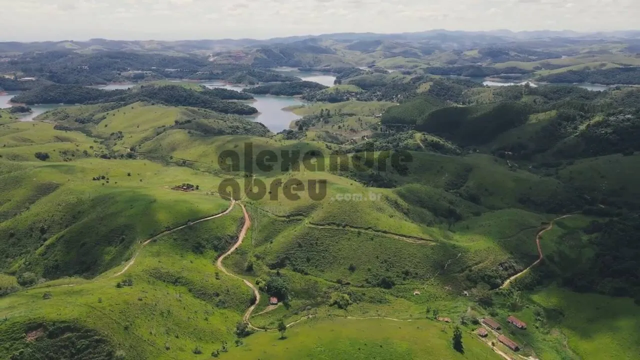 Imagem Fazenda de 130 alqueires à venda em Santa Branca com diversos córregos