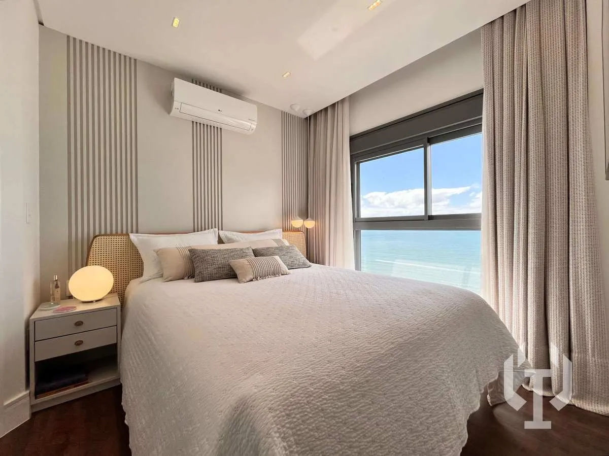 Imagem Apartamento Quadra Mar Pronto para Morar 4 Suítes em Meia Praia