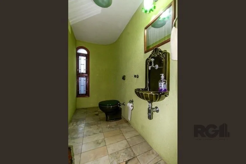Imagem Casa 303m² - 4 dormitórios, 2 vagas no bairro Santo Antônio