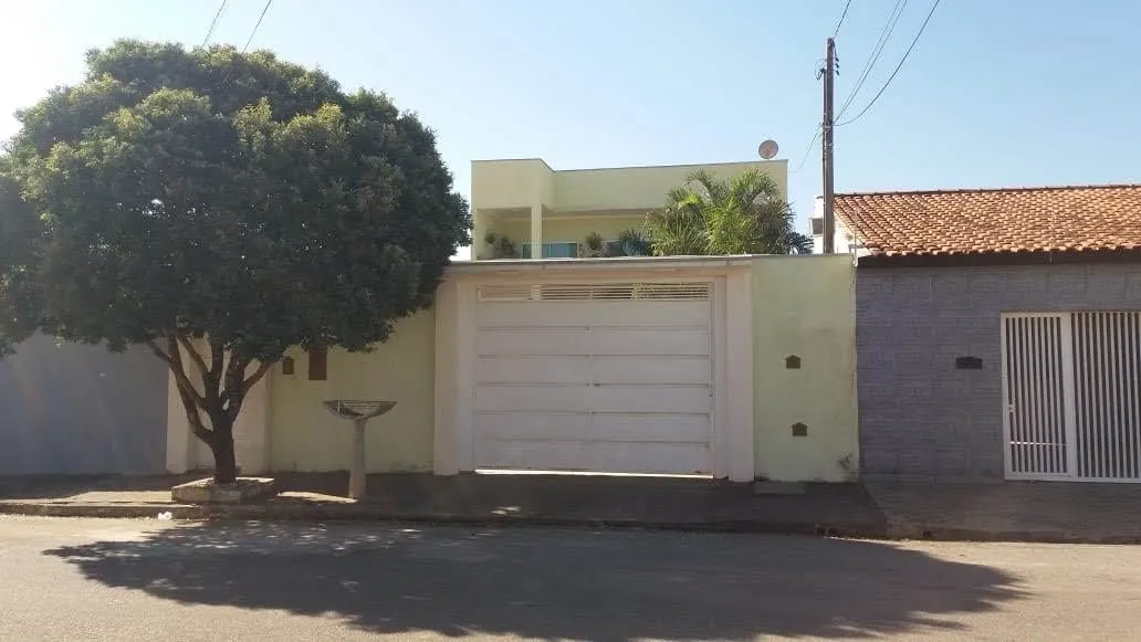 Imagem Casa à venda 3 Quartos, 2 Suites, 4 Vagas, 250M², Residencial Village Santana, Guaratinguetá - SP