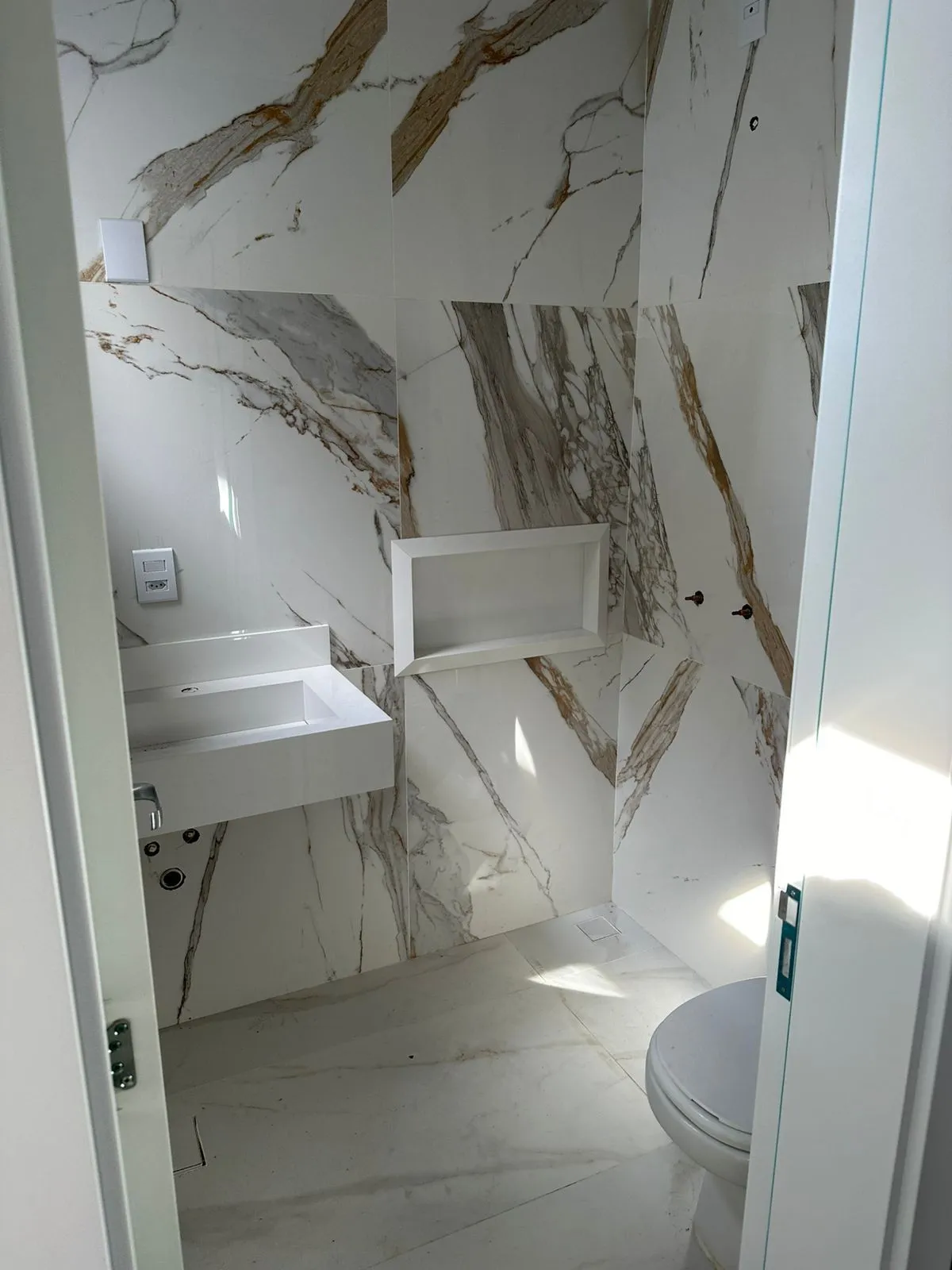 Imagem Casa NOVA no Condomínio Jardins do Condado de 3 dormitórios e 2 vagas
