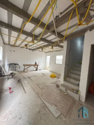 Imagem Sobrado 03 quartos sendo uma suíte, terraço, no Capão da Imbuia em Curitiba PR