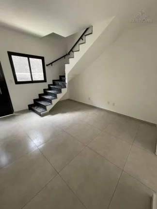 Imagem Belíssima Casa de Condomínio com 2 dormitórios