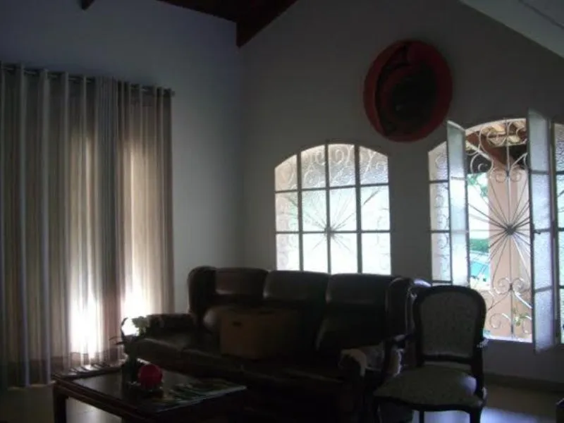 Foto do imóvel Espetacular chácara à venda em Valinhos-SP, bairro Joapiranga, com 3 quartos, 3 suítes, 2 salas, 6 banheiros, 8 vagas de garagem e 700m² de área.