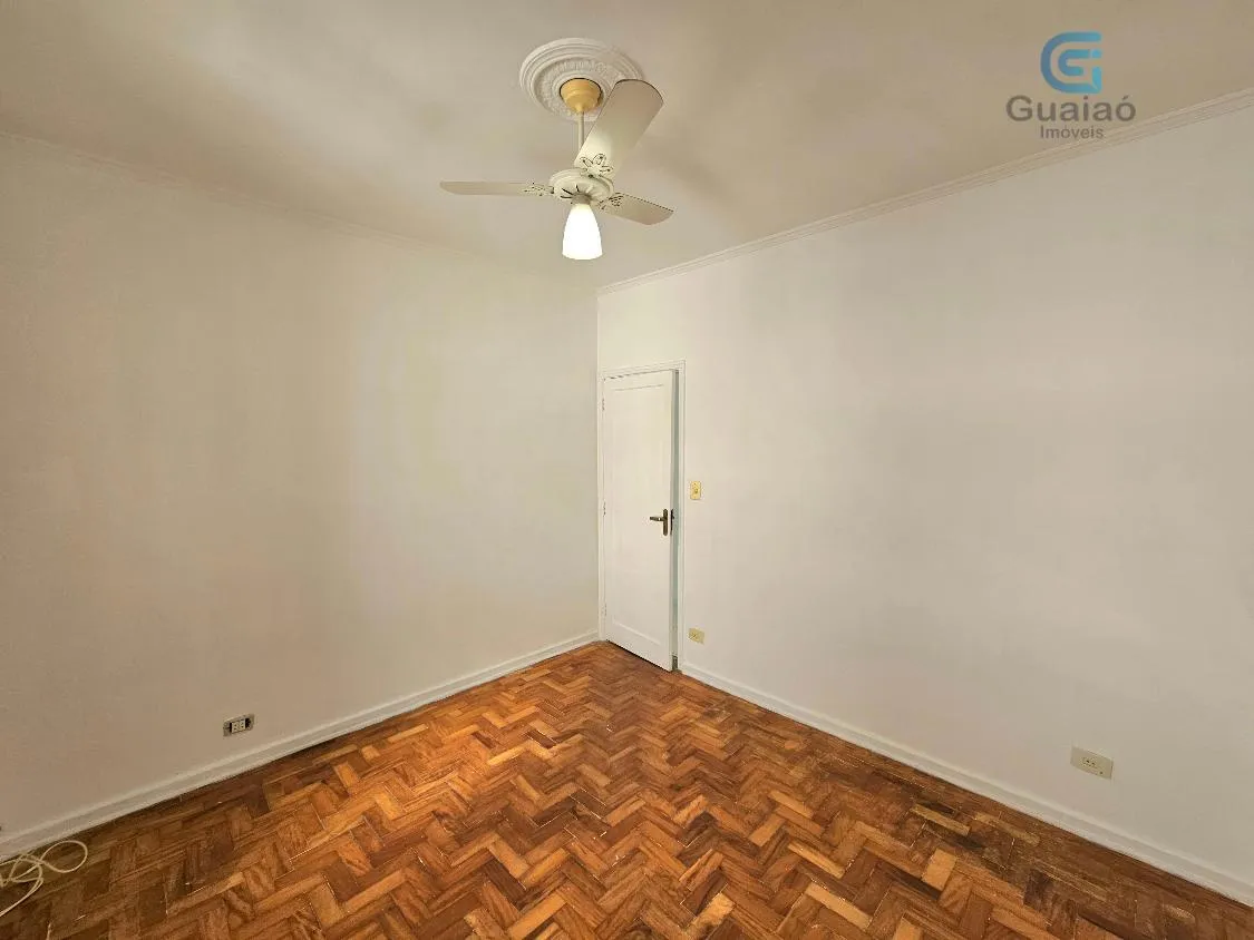 Imagem Vendo Amplo Apartamento Reformado, 03 dormitórios, Boqueirão, Santos