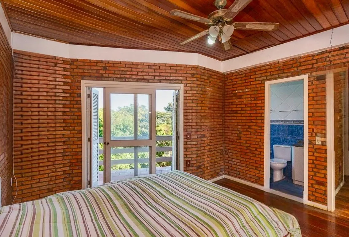 Imagem Casa 3 dormitorio com 230m2 pátio com piscina no bairro Itu Sabará
