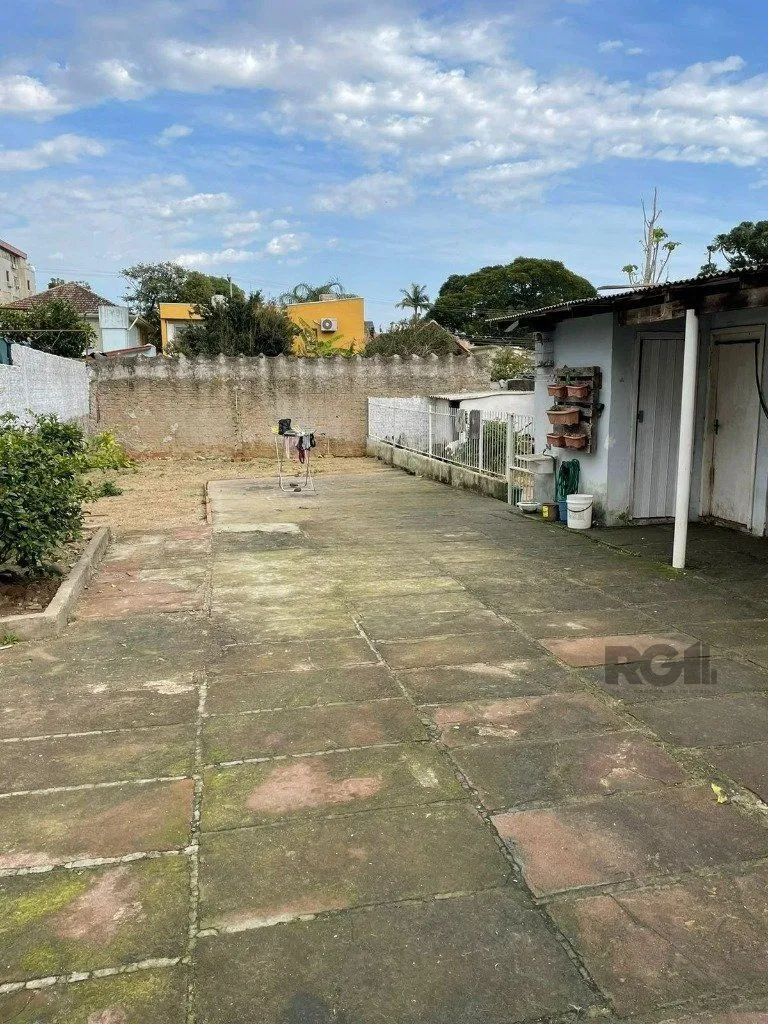 Imagem Casa de alvenaria, 03 dormitórios próximo a Av. Teresópolis