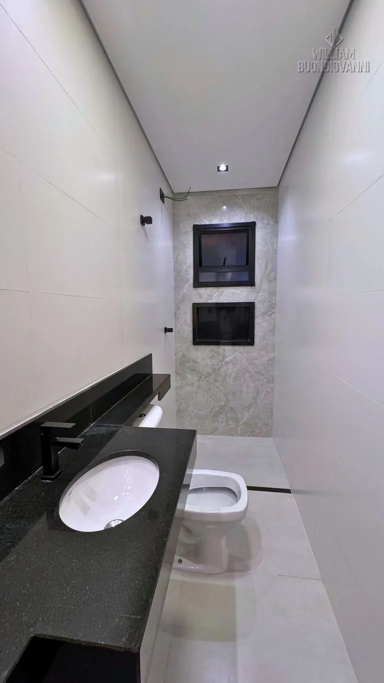 Imagem Casa Térrea 2 Dormitórios com Quintal - 57m²