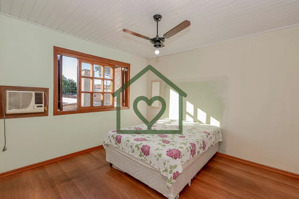 Imagem CASA DE 250m² COM 4 QUARTOS, 3 BANHEIROS, 3 SALAS DE ESTAR, 2 COZINHAS, ESPAÇO GOURMET. COM 3 VAGA...