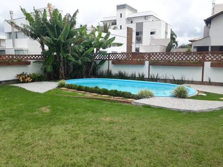 Foto do imóvel: Casa à Venda na Cachoeira do Bom Jesus - Conforto, Segurança em Avenida Dos Jerivás