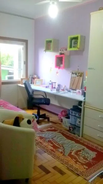 Imagem Sobrado para Venda - 240m², 3 dormitórios, sendo 1 suites, 1 vaga - Partenon