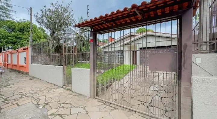 Imagem Casa de 3 dormitórios, 1 suíte e 3 vagas de garagem, bairro Ipanema.