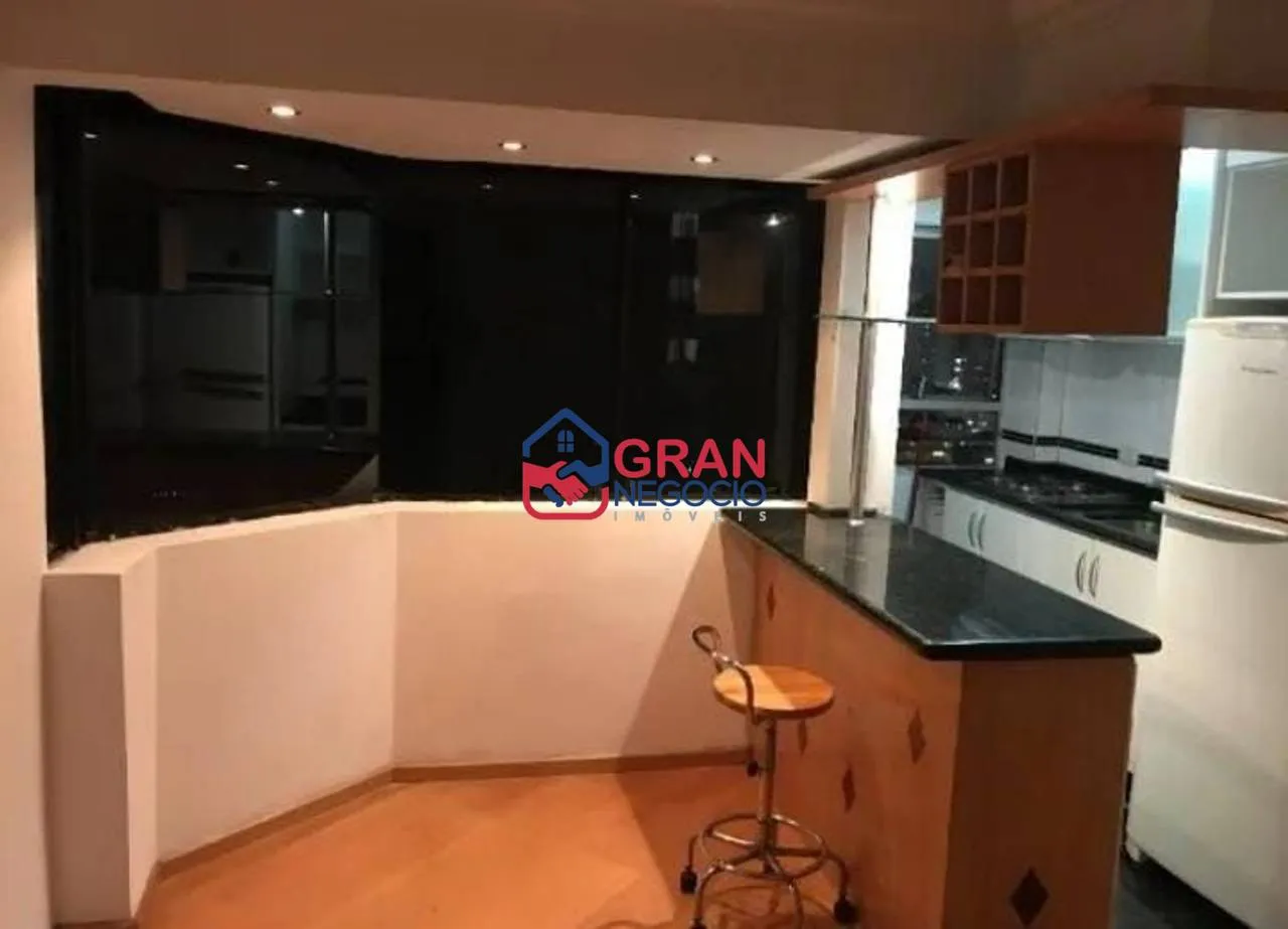 Imagem Apartamento com 1 dormitório para alugar, 50 m² por R$ 2.865,00/mês - Centro - Curitiba/PR