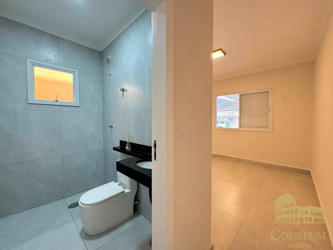 Imagem Linda Casa na Vila Guilhermina, 3 Dorms c/2 suítes, 2 Vagas - Fino Acabamento