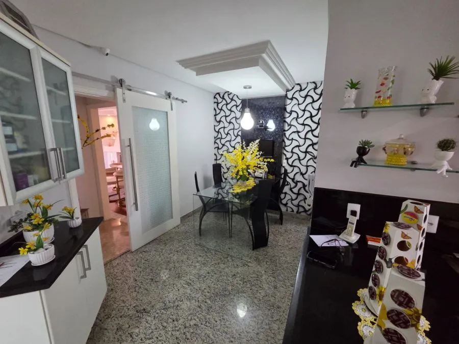 Imagem Excelente Oportunidade de Alto Padrão com 188 m2 .4 dorm.