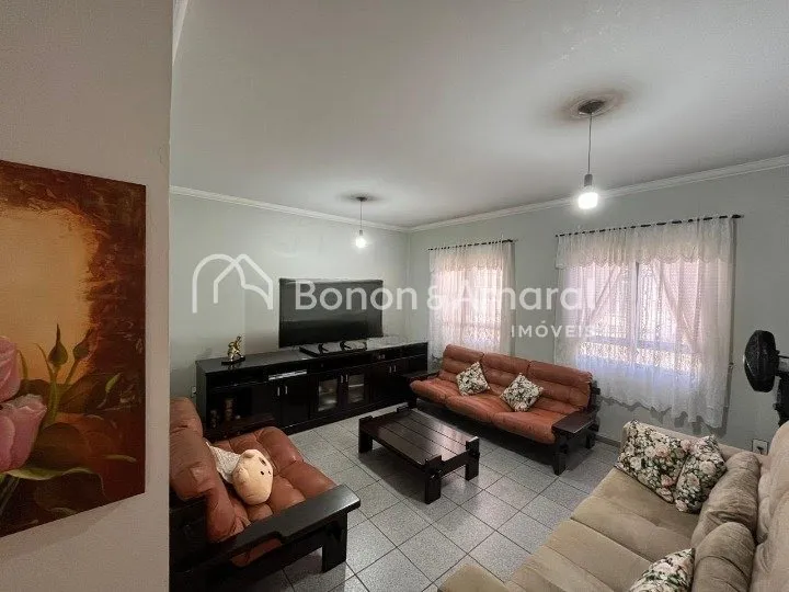 Imagem Casa assobradada à venda com 4 quartos no Jardim Nova Europa, Campinas
