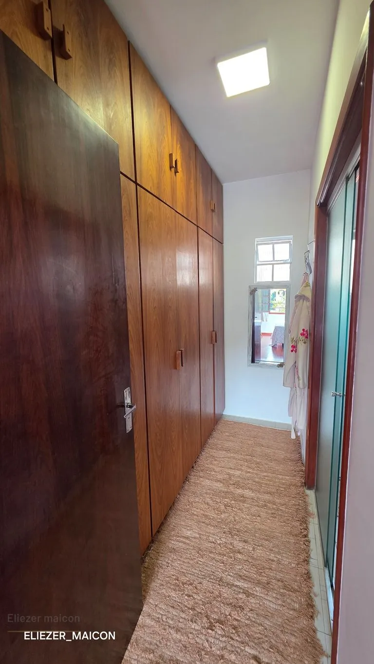 Imagem Casa a venda, aprox, 1 km do centro 3 quartos em Poços de Caldas MG