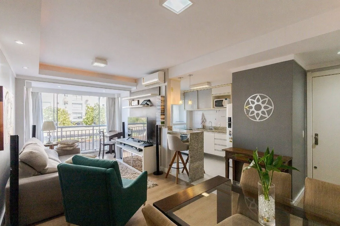 Vende-se apartamento com 2 quartos (1 suíte), 68m² e 1 vaga - Passo da Areia