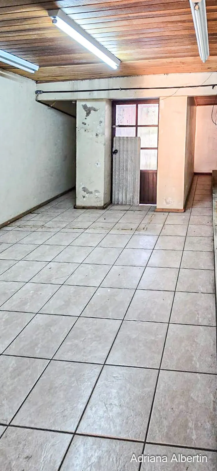 Imagem Prédio comercial com 239m²