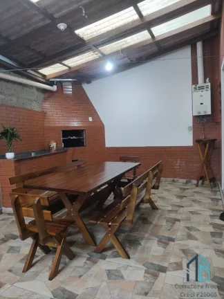Imagem Sobrado em condomínio, 03 quartos c/suíte, área Gourmet com Churrasqueira no Bairro Guabirotuba em Curitiba PR