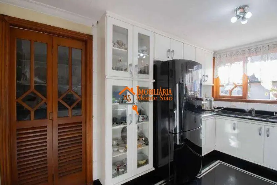 Imagem Sobrado com 3 dormitórios, 425 m² - venda por R$ 2.000.000,00 ou aluguel por R$ 11.500,00/mês - Jardim Maia - Guarulhos/SP