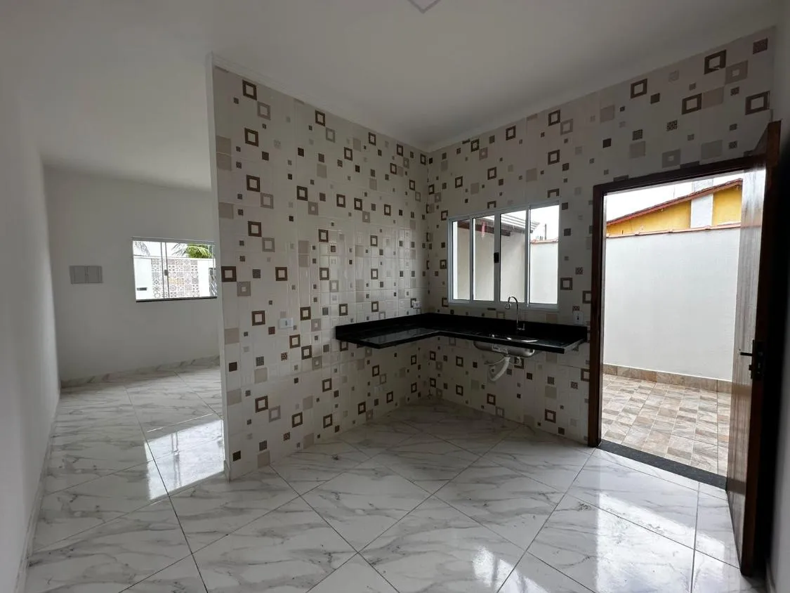 Imagem CASA NOVA COM PISCINA LADO PRAIA NO TUPY